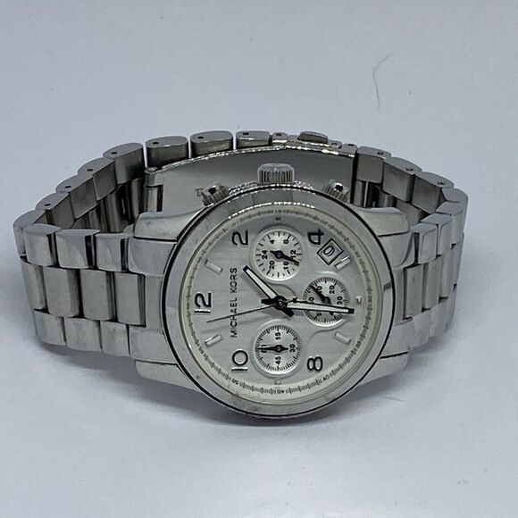 Michael Kors Runway MK5076 Women's Silver Stainless Steel Analog Dial Watch RQ44 - Picture 7 of 12